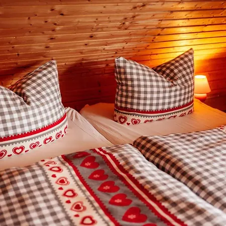 Holiday home Der Fuchsbau - 3 Separate Blockhaeuser - Ruhige Lage - 50m Bis Zum Wald - Eingezaeunter Garten *