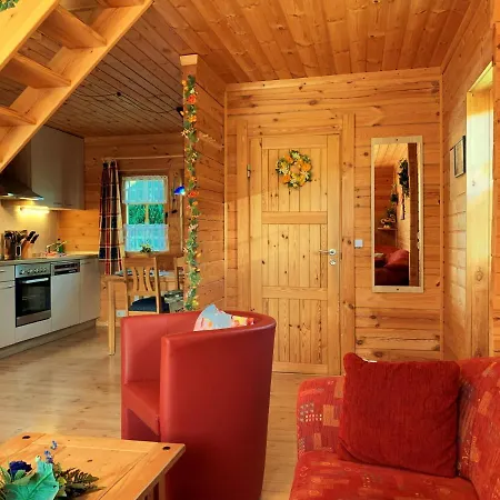 Prázdninový dům Der Fuchsbau - 3 Separate Blockhaeuser - Ruhige Lage - 50m Bis Zum Wald - Eingezaeunter Garten