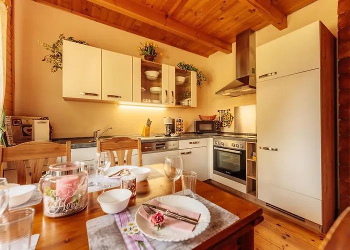 Holiday home Der Fuchsbau - 3 Separate Blockhaeuser - Ruhige Lage - 50m Bis Zum Wald - Eingezaeunter Garten *